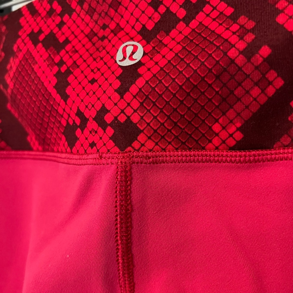 Reversible wonder under leggings